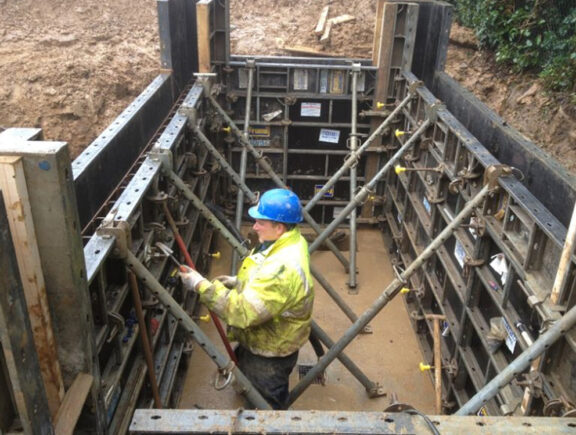 Sample tap chamber construction